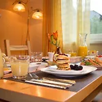 Renomal Aparthotel 3*